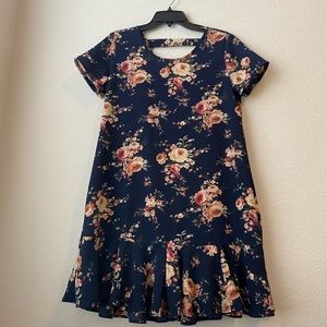 Floral Dress - Size: Medium